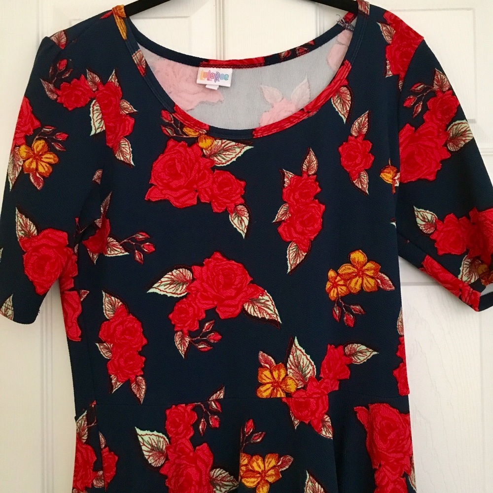 EUC XL LuLaRoe navy/red/orange floral Nicole